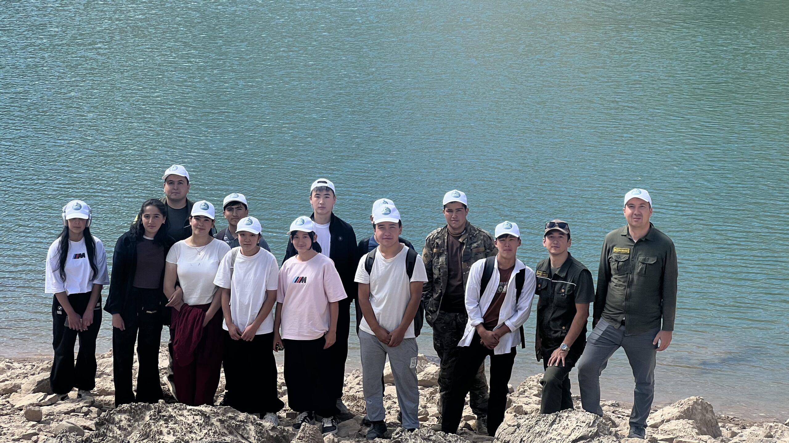 Pskem school students at the Urungach lake